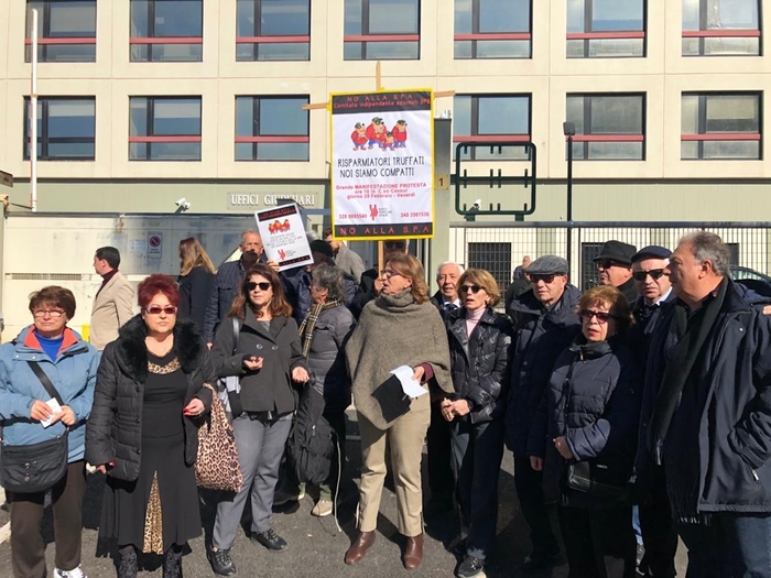 PopBari:sit-in azionisti durante Riesame