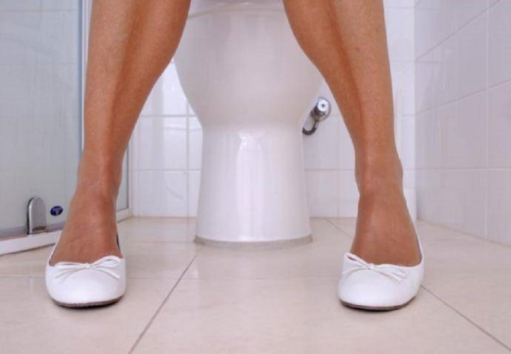 Studentesse spiate e filmate nei bagni di un istituto superiore