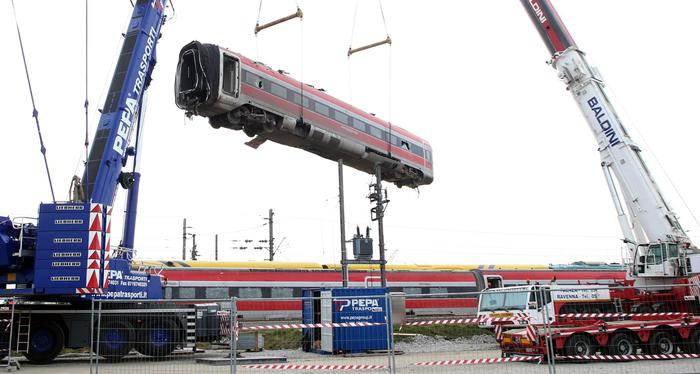 Treno, rimozione completa entro 48 ore