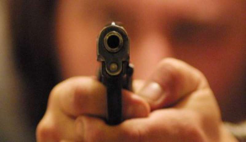 Giovane gambizzato a Cosenza