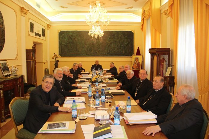Vescovi Calabria, evitare segno di pace