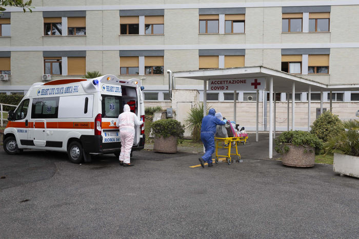 Coronavirus: Cei, 3 milioni a ospedali