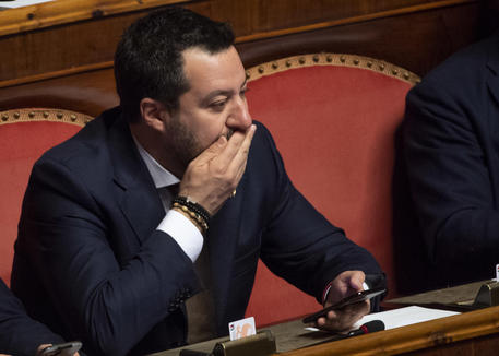 Coronavirus: Salvini, chiudere Schengen