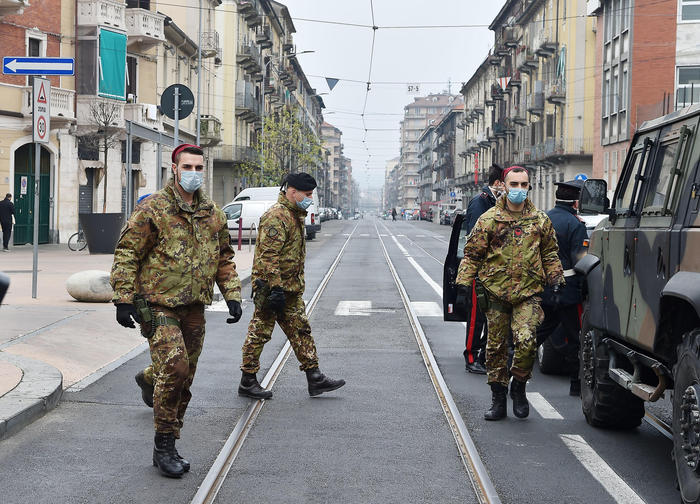 Da domani controlli anche da militari