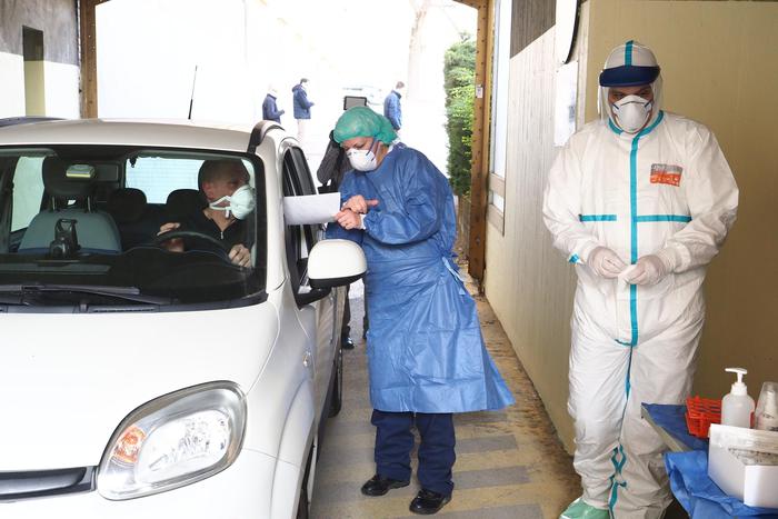 Coronavirus: operatori lasciano casa riposo Messina focolaio
