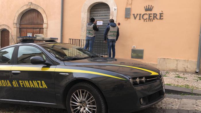 Mafia: Gdf sequestra bar in centro Noto