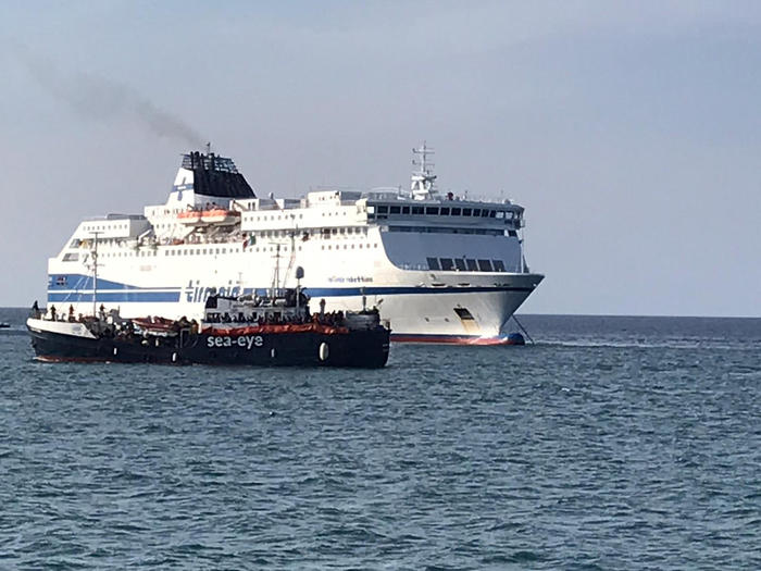 Migranti: Aita Mari con 36 migranti a bordo davanti alle coste Siciliane