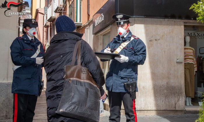 Solidarietà dei Carabinieri alle famiglie in difficoltà