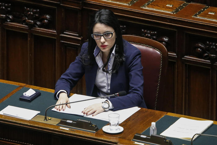 Ministra Azzolina: non si torna a scuola