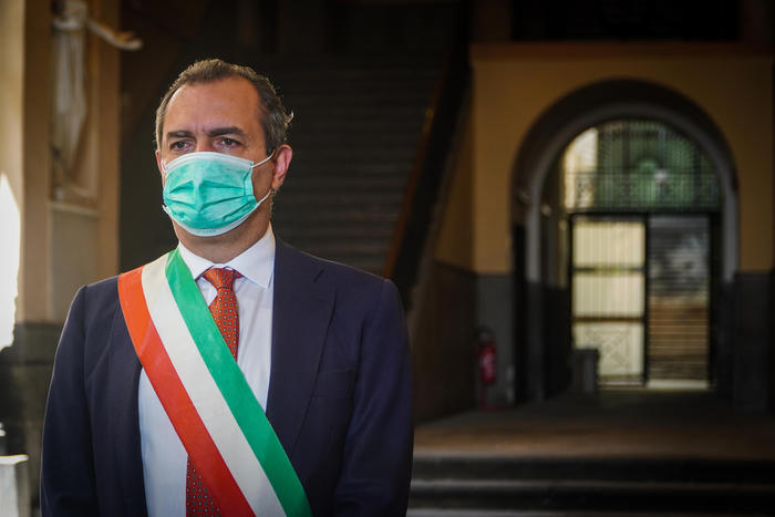 Sindaco de Magistris: “arrivi dal Nord? Tamponi”