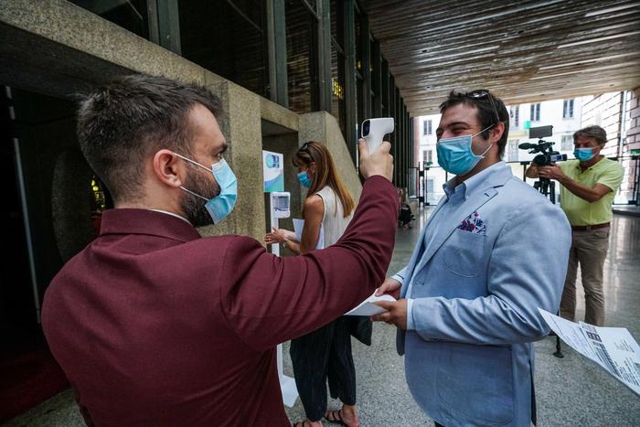 Coronavirus: in calo nuovi contagi (188) e morti (7)