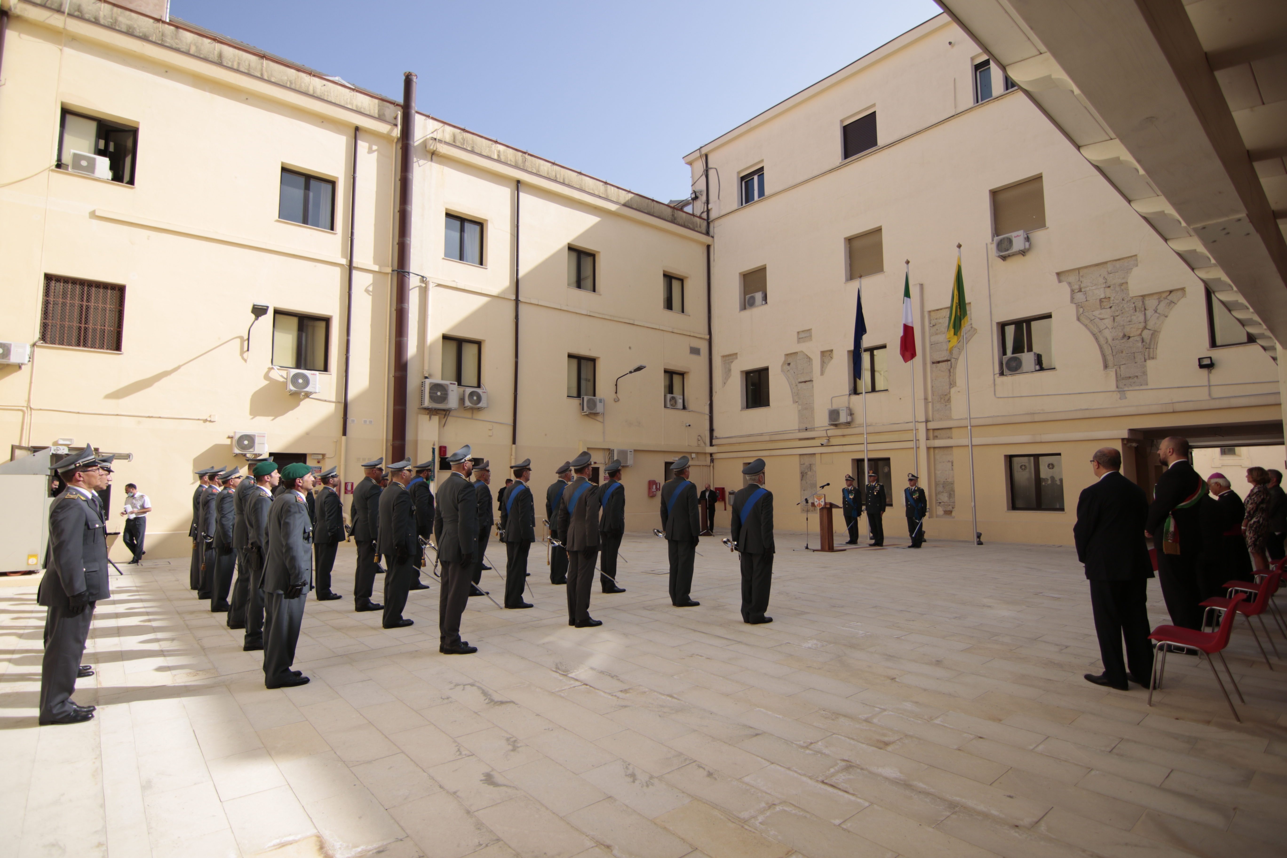 CERIMONIA DI AVVICENDAMENTO DEL COMANDANTE REGIONALE CALABRIA.