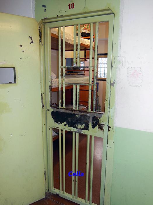 Carceri: Uilpa,detenuto Vibo sorpreso con cellulare in bagno