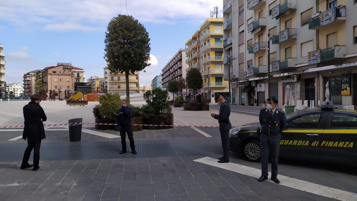 Piazza sequestrata: chiuse indagini per Occhiuto e altri 12