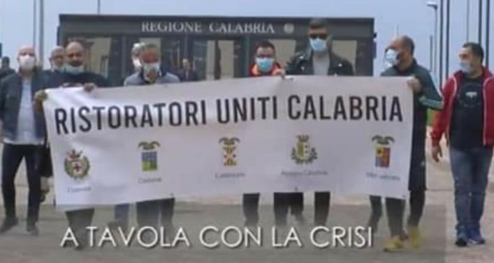 Anche i  Ristoratori in piazza a Cosenza