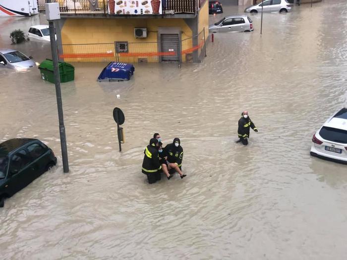 Maltempo: situazione migliora a Crotone, inizia conta danni