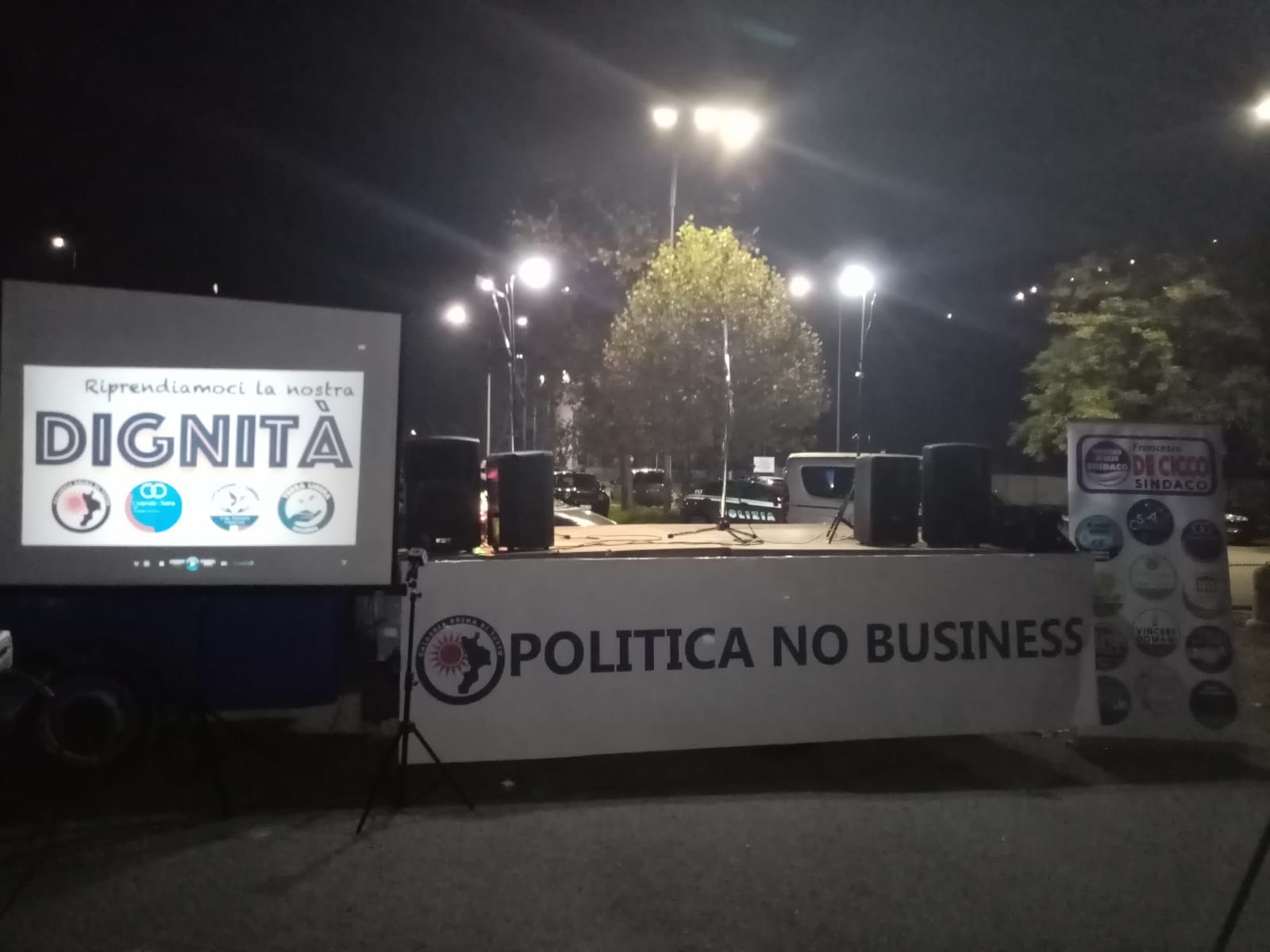 Drive in “Riprendiamoci la nostra dignità”…