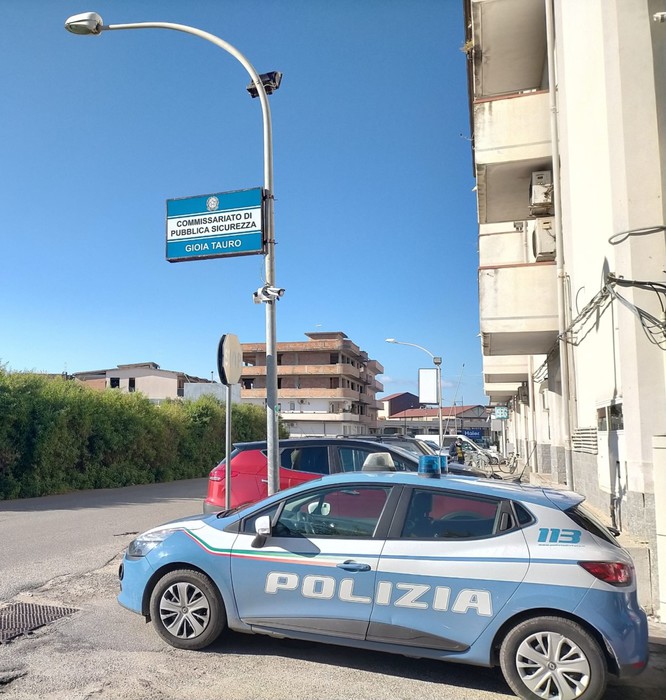 Rapine a corrieri con falsi tesserini forze dell’ordine