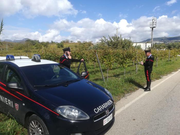 Caporalato: sfruttano lavoratore, denunciati due imprenditori