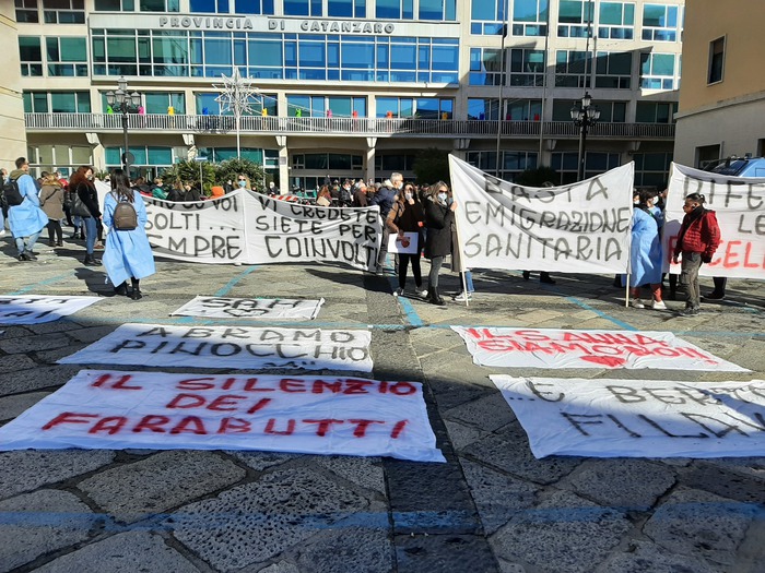 Sant’Anna Hospital: protesta dipendenti,” siamo eccellenza”