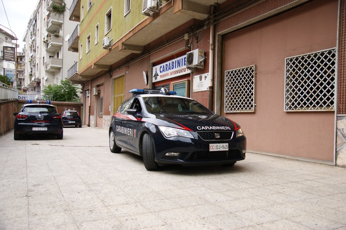 Tenta corrompere Carabinieri dopo un controllo, arrestato ambulante