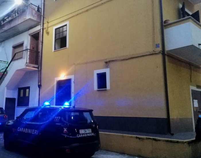 Esalazioni tossiche da braciere, morto migrante