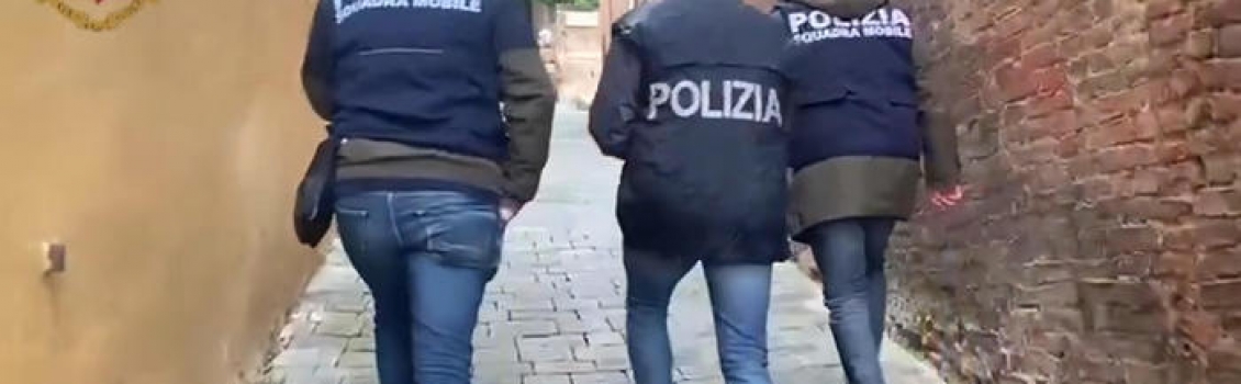 Droga: polizia arresta barman a Corigliano Rossano