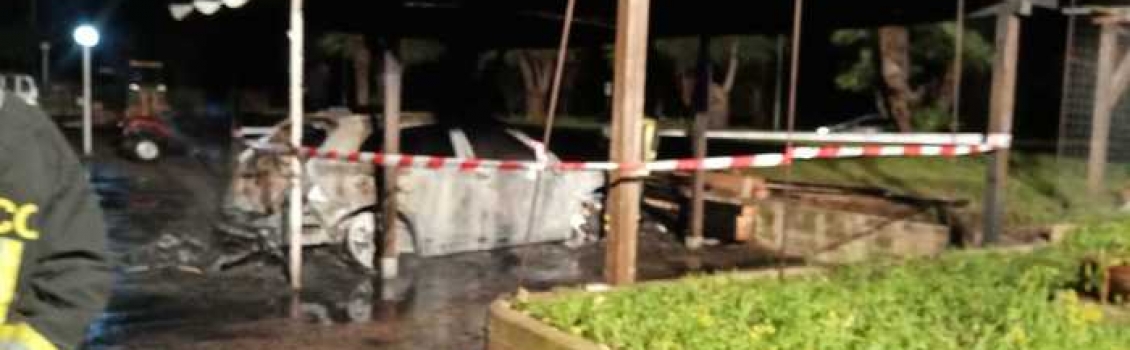 Incendiata auto nel cosentino, ipotesi dolo