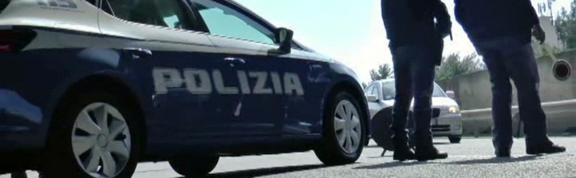 Fuori da casa e in auto, denunciato