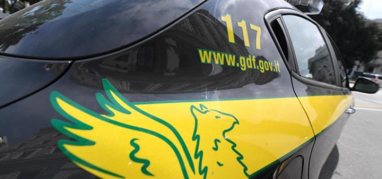 Droga e armi, 25 arresti della Gdf di Catania