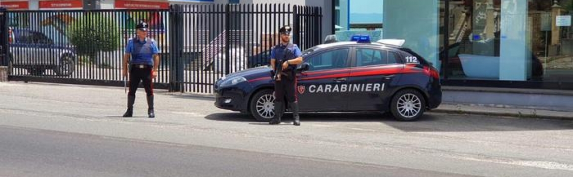 Spara a congiunto dopo lite ma non lo colpisce, ricercato