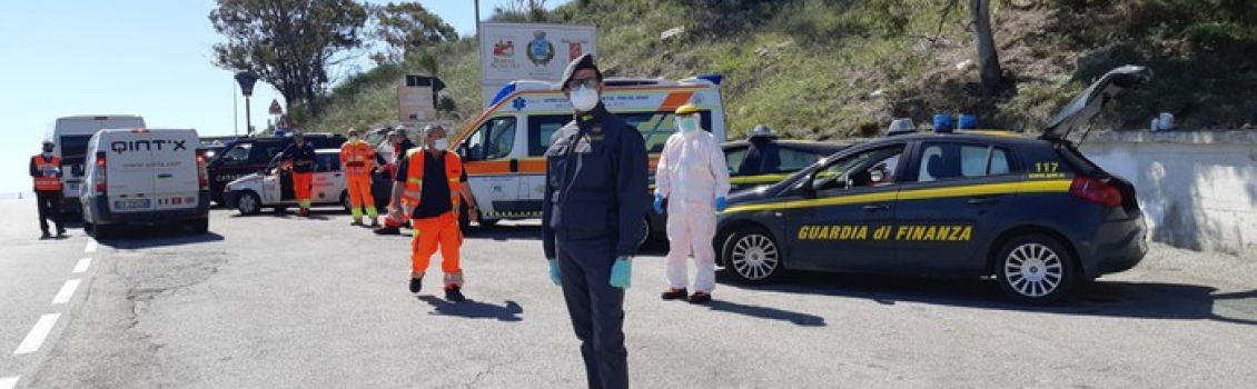 Un centinaio di tamponi sulle strade della Calabria