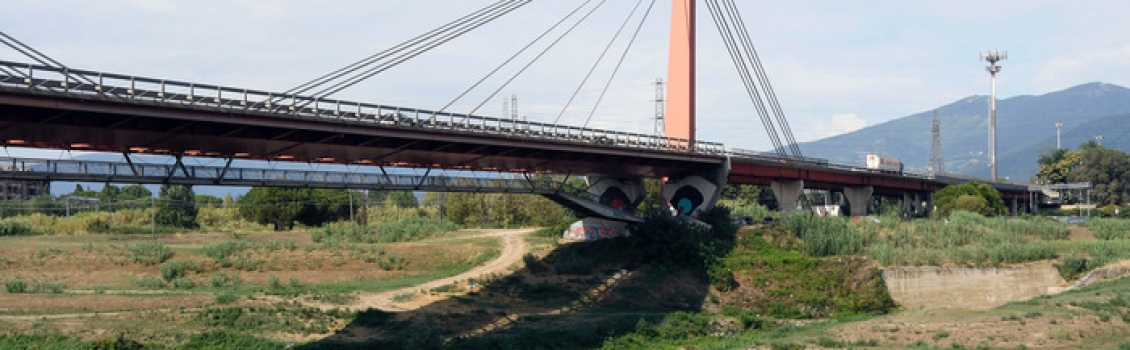 Urtò auto per ‘farla cadere viadotto’