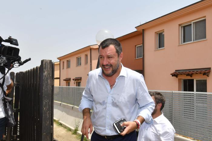Salvini, italiani mafiosi? Vergogna