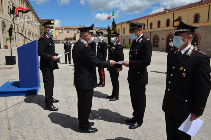 Carabinieri: a Potenza consegnati encomi a 20 militari
