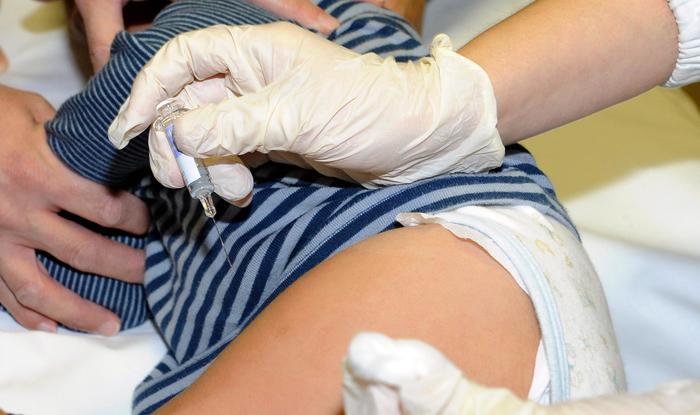 Lancet, ‘Forte risposta immunitaria dal vaccino anti-Covid di Oxford’